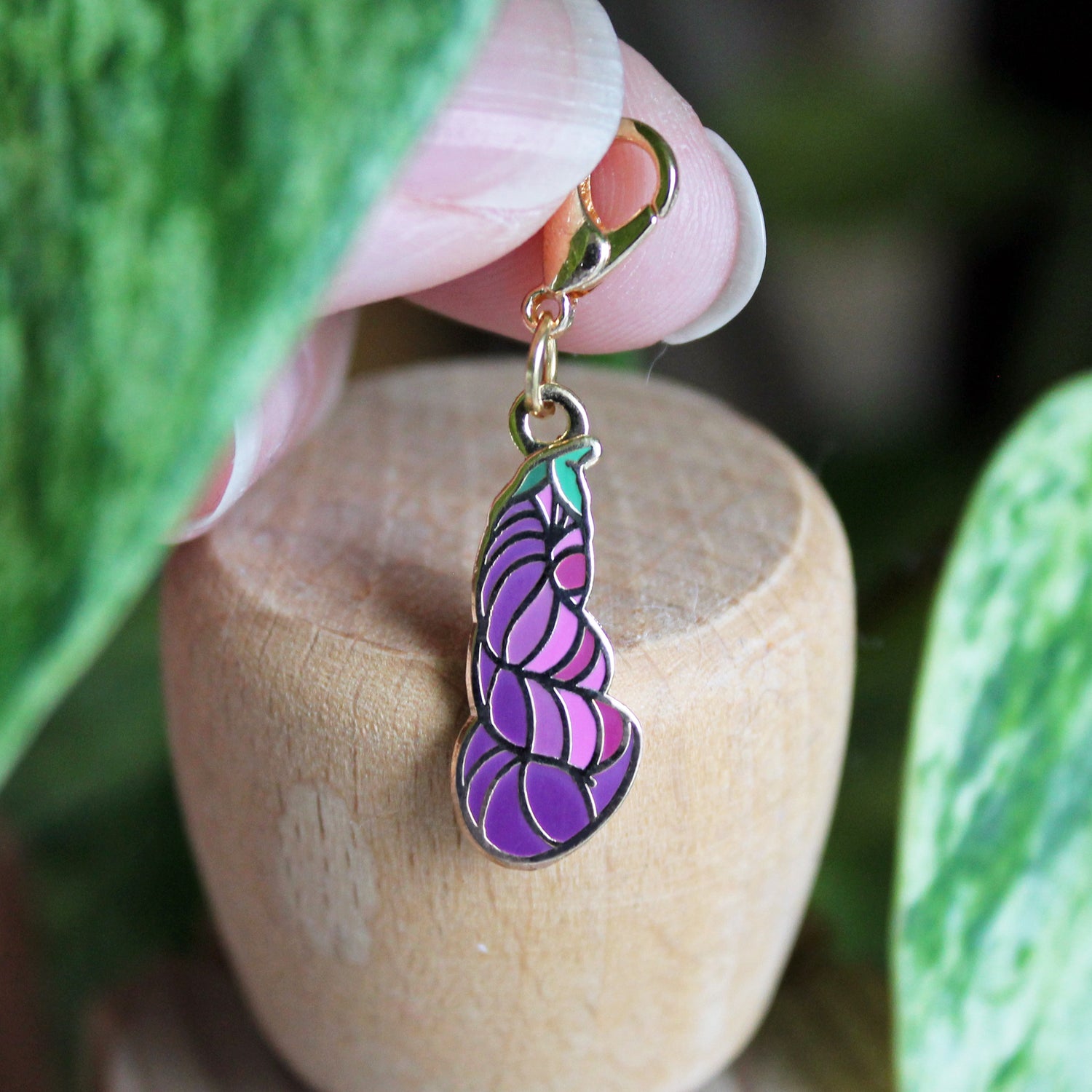 Eggplant Keeper / Stitch Marker