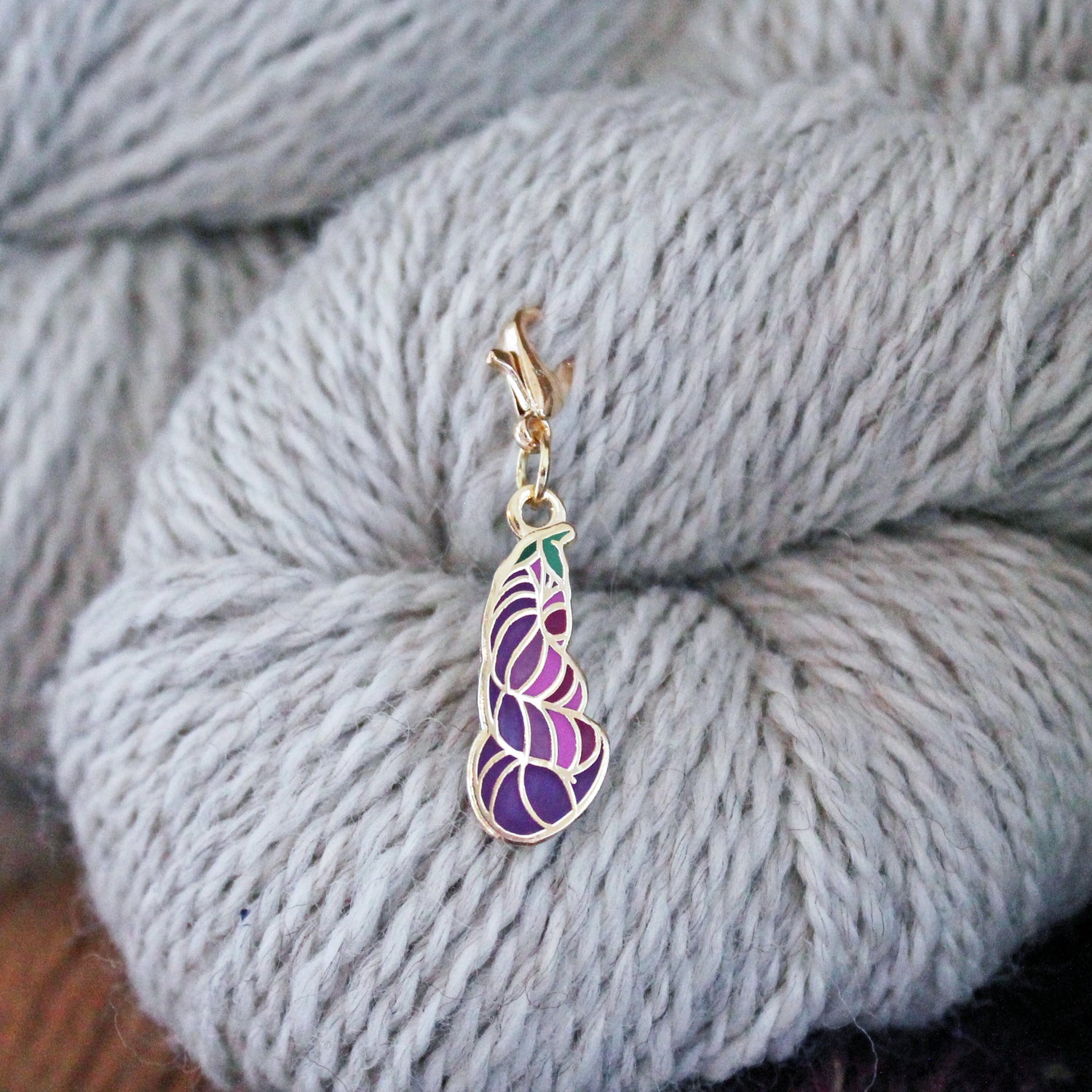 Eggplant Keeper / Stitch Marker