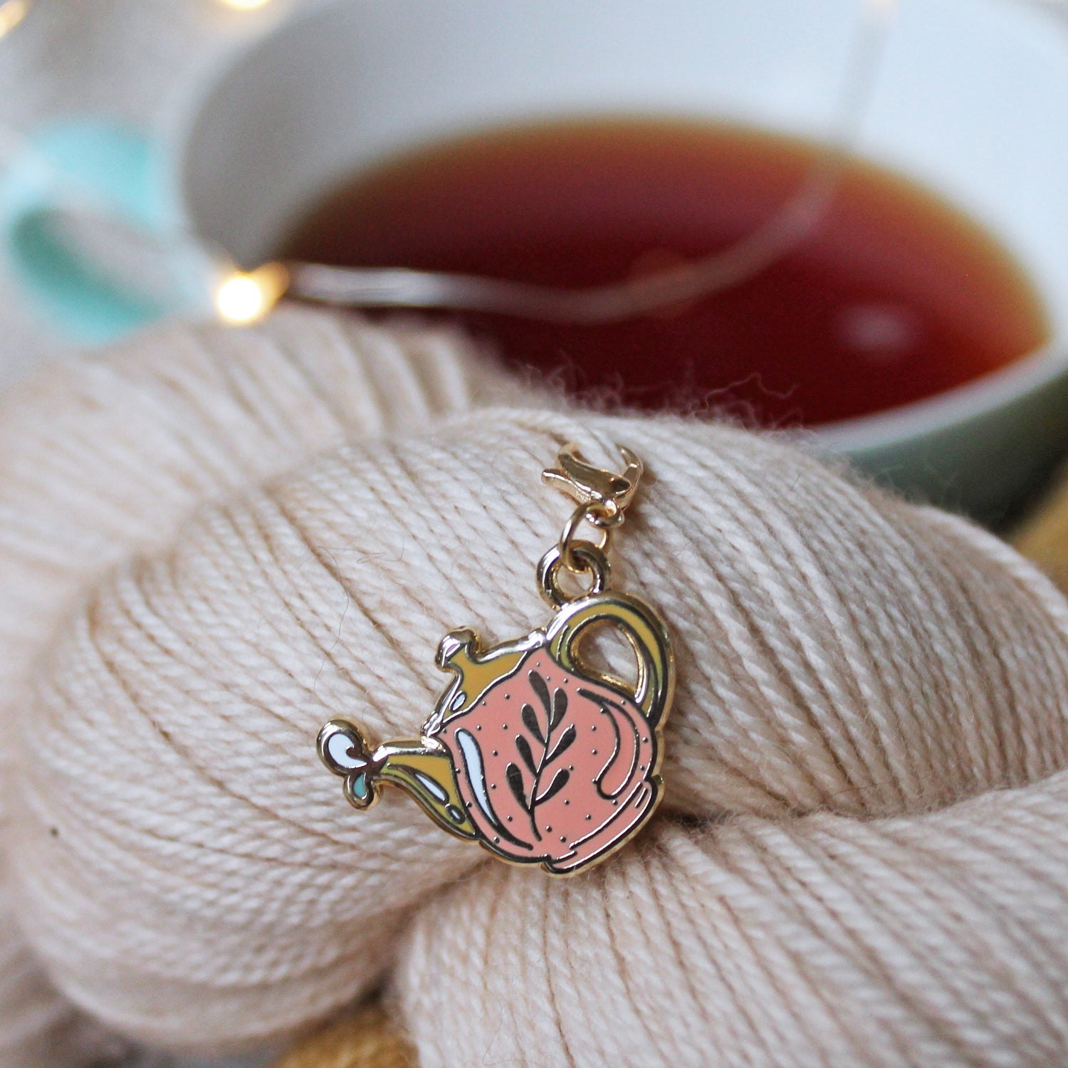 Hygge Teapot Keeper / Stitch Marker