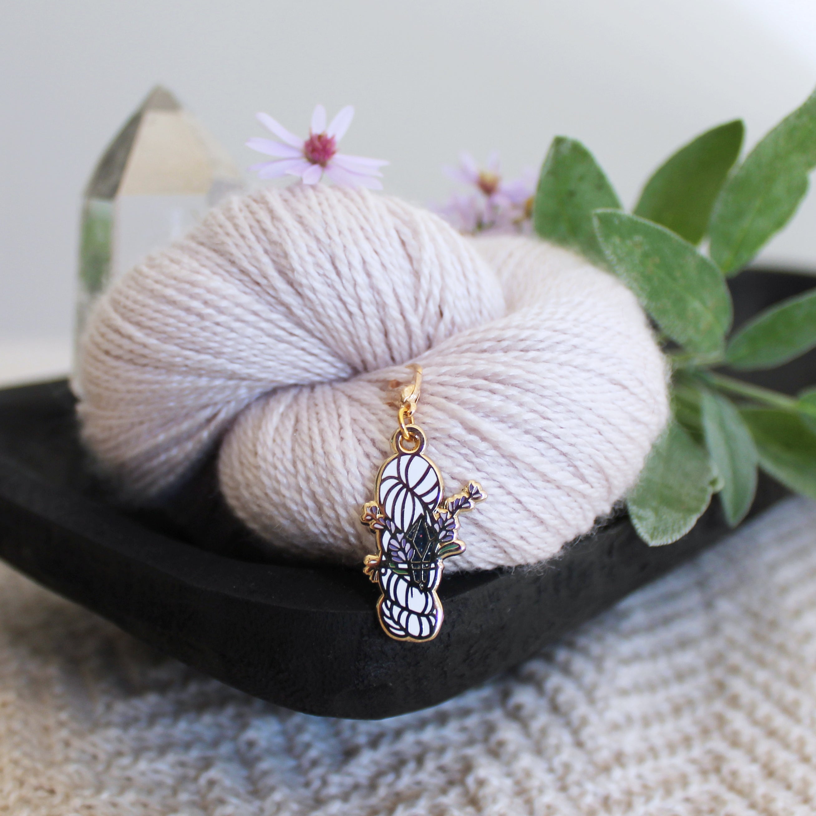 Witchy Crystal Keeper / Stitch Marker